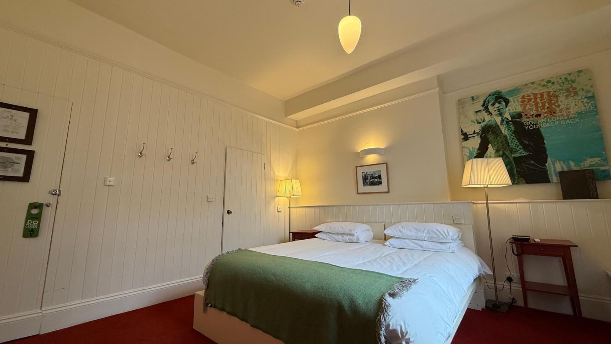 Kellys 3* Dublin